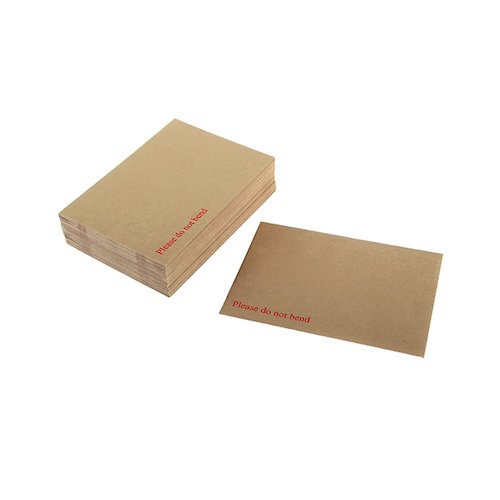 Q Connect Envelope 318x267mm Board Back Peel and Seal 115gsm Manilla (125 Pack) 1K06 (KF3520)